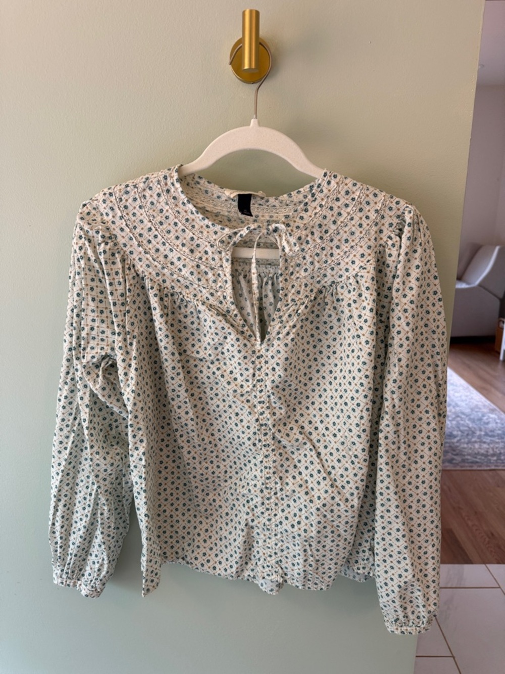 Universal Thread Cream and Light Blue Floral Peasant Blouse